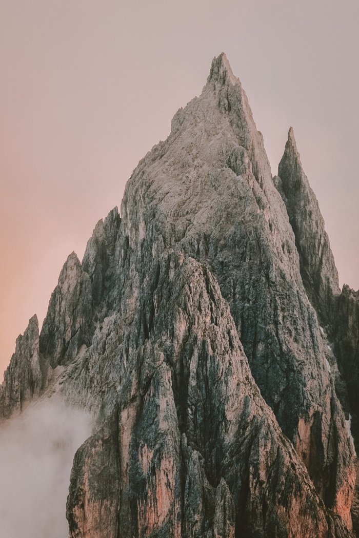 Image fond d écran paysage, fond d écran stylé pour fille iphone version, beau sommet très haut dans la montagne