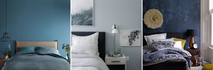 décoration chambre à coucher contemporain aux murs en bleu foncé ou bleu pastel, éclairage industriel lampe suspendue