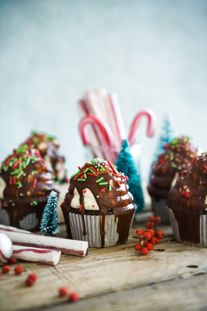 idée cupcake au glaçage de noel, recette muffins au chocolat facile, recette mignardise rapide pour la fête noel
