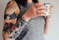 Tatouage bras pour femme – les manches se révèlent