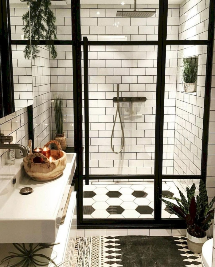Originale idée salle de bain industrielle, salle de bain vintage, comment aménager une salle de bain belle en noir et blanc 