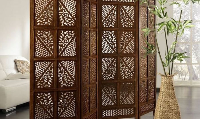 panneau en bois sculpté style asiatique pour isoler et séparer un salon comme claustra pour intérieur