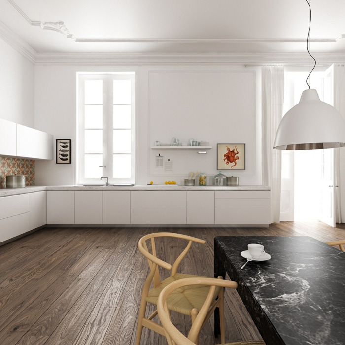 parquet pour cuisine bois foncé, équipement minimaliste blanc, grande lampe blanche, table noire rectangulaire