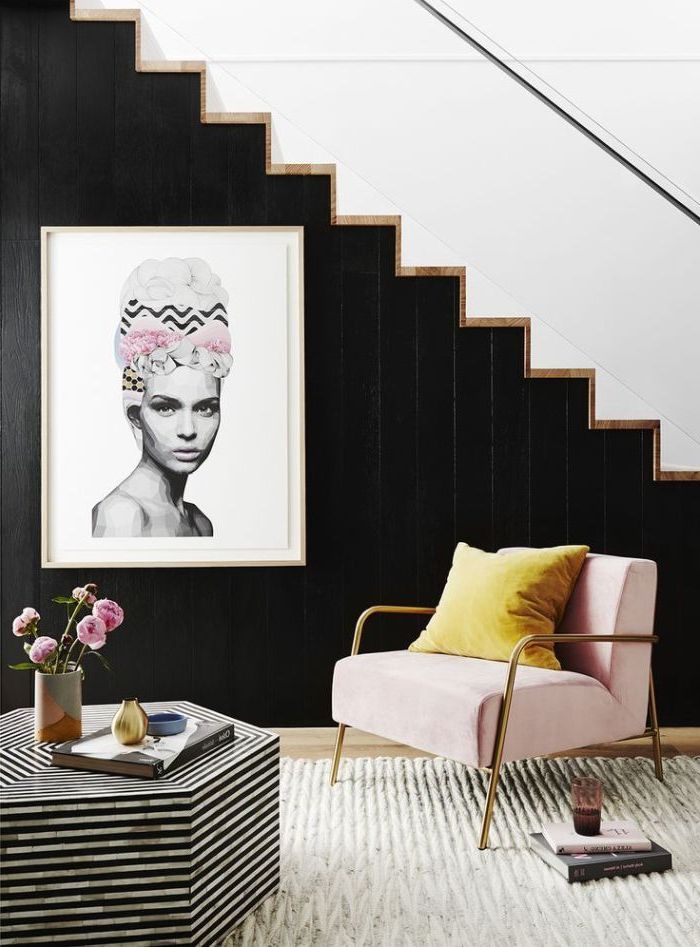 idée originale pour peindre une cage d'escalier en 2 couleurs et créer un joli effet graphique, déco cage escalier élégante et féminine en noir et blanc