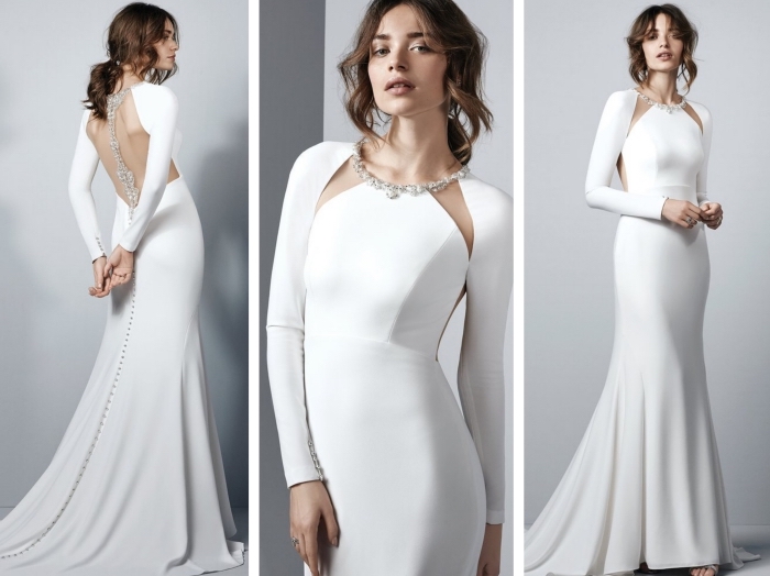 robe de mariée simple à design original avec longue traîne et dos échancré, robe blanche avec bijou autour du cou et sur le dos