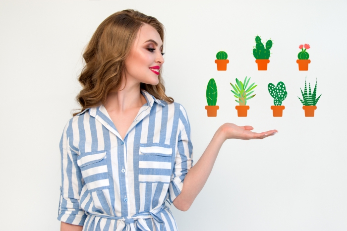 sticker mural motifs petits pots de cactus qui égayent le mur blanc, créer un sticker décoratif personnalisé à partir d'une image ou un texte