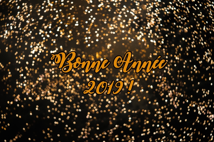 fête fin d'année 2019, photographie feux d'artifice avec mots bonne année, image bonne et heureuse année 2019