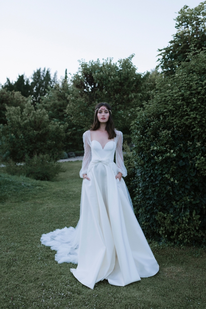 idée pour une robe de mariée originale, exemple couture nuptiale avec robe bustier aux manches bouffantes