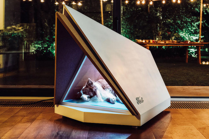 invention d une niche anti bruit pour chien pour lutter contre le bruit stressant du feu d artifice, invention ford Noise-Cancelling Kennel
