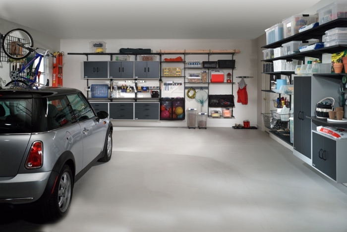exemple amenagement garage fonctionnel avec emplacement de voiture et meubles de rangement mural fonctionnel