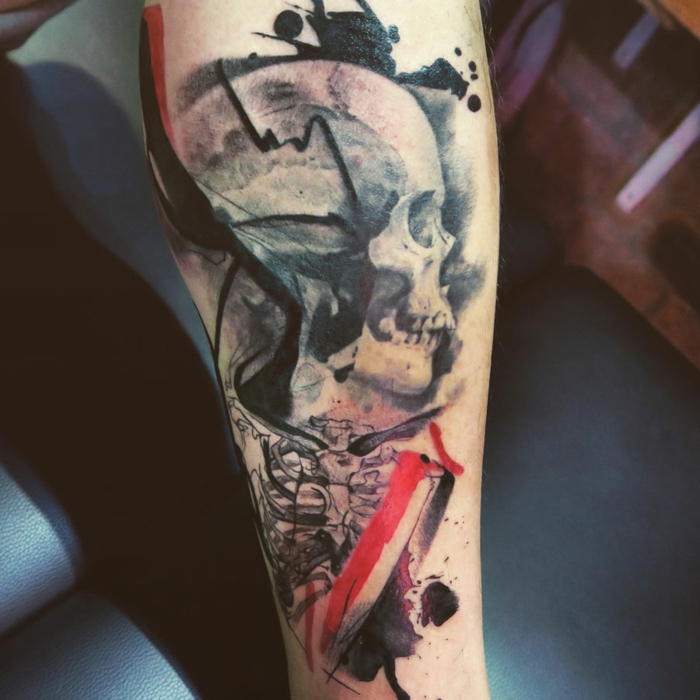 Cool idée tatouage homme tatouage ours modele de tatouage abstrait crane coloré, encre taches abstrait art tete de mort tatouage
