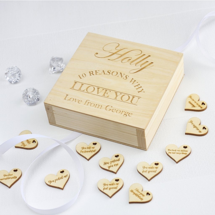 quel cadeau romantique pour 14 février, modèle de boîte en bois avec messages d'amour et à gravure je t'aime
