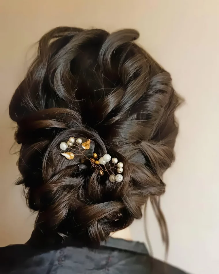 coiffure demoiselle d honneur chignon bas un do