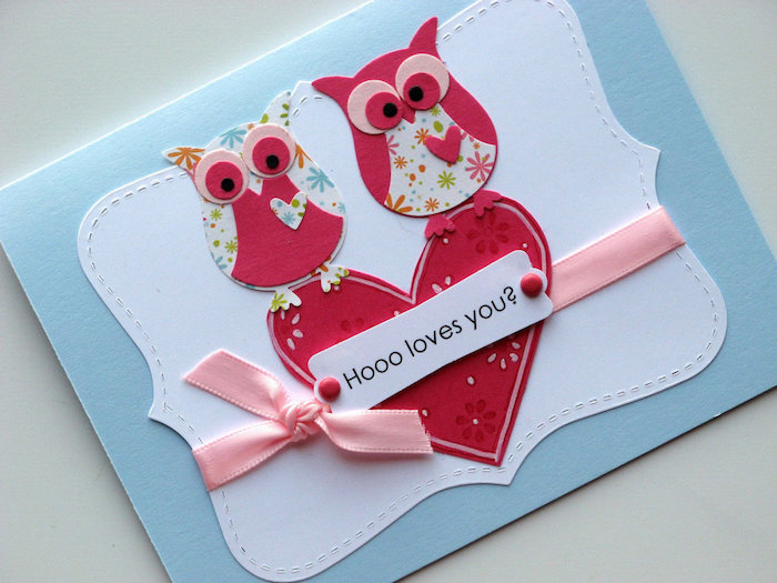idée originale saint valentin en papier bleu avec coeur et hibou en papier et decoration de ruban rose, bricolage saint valentin scrapbooking carte