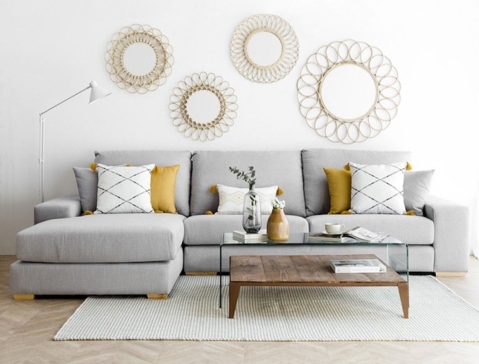 les couleurs qui vont ensemble dans un salon minimaliste, aménagement salon blanc avec meubles bois et canapé gris