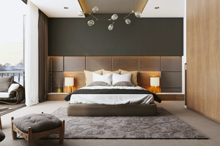 tapis gris, peinture pour chambre adulte neutre, chambre plan ouvert, lit plateforme; tabouret gris, lampes de chevet