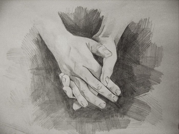 dessin de deux mains graphique en noir et blanc sur fond gris, idée art dessin original sur le theme amour