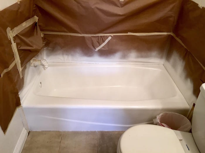 comment peindre une baignoire avec peinture blanche epoxy et cacher salle de bain