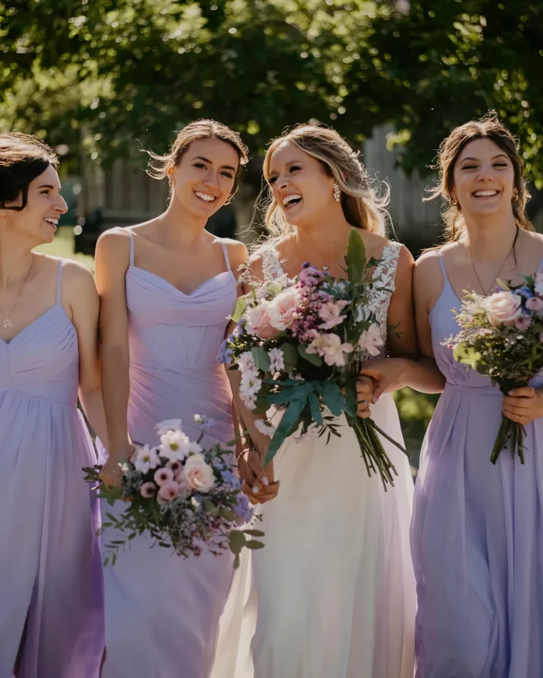 robes de demoiselles d honneur en violet avec bretelles