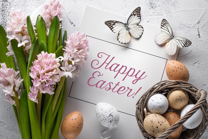 Joyeuses Pâques en anglais dessin de paques, carte joyeuses pâques cool idée quelle image, fleurs de printemps et oeufs