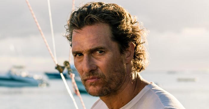 photo de Matthew McConaughey pêcheur de thon dans le film serenity en confilt avec la société aviron 