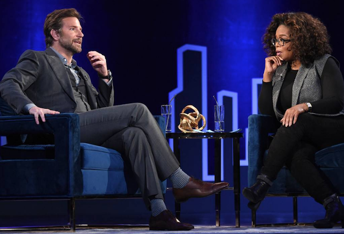 Bradley Cooper en interviews avec Oprah Xinfrey avoue être embarrassé de ne pas être nominé aux oscars 2019 dans la catégorie meilleur réalisateur pour A Star Is Born
