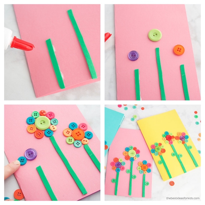 fleurs en boutons colorés et tiges de papier cartonné vert collés sur papier rose, jaune et bleu, activité manuelle primaire