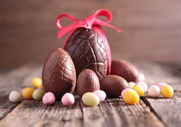 Nouvelle saison célébrer avec chocolat et images dessin oeuf de paques, joyeuses paques, images bonjour printemps