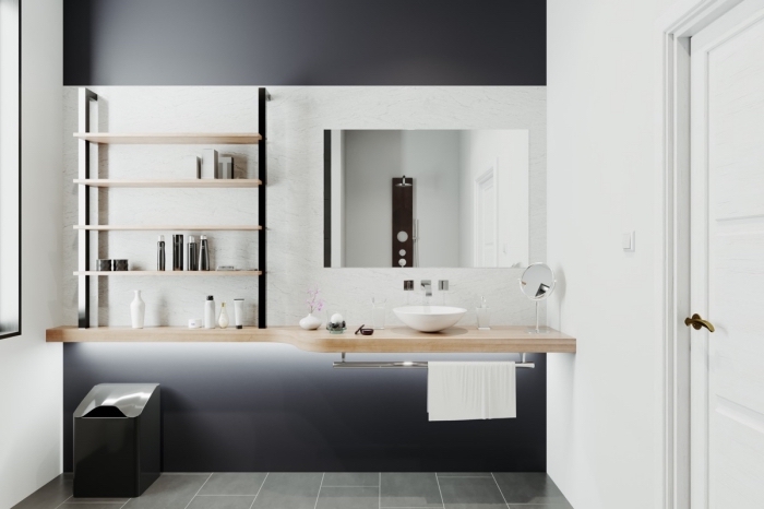 idée gain place avec rangement étagères bois et fer, déco salle de bain contemporaine avec peinture gris anthracite