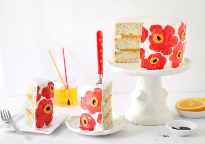 technique de peinture sur gâteau avec des colorants alimentaires gel, décoration de gateau d'anniversaire facile 