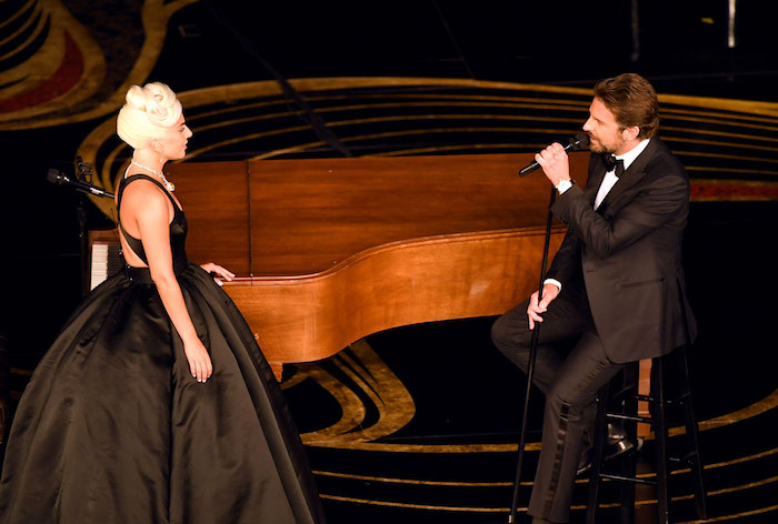 Lady Gaga et Bradley Cooper remportent l'Oscar de la Meilleure Chanson Originale pour Shallow du film A Star Is Born
