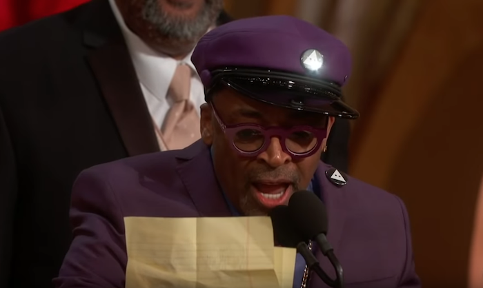 capture écran vidéo du discours de Spike Lee aux Oscars faisant référence à Donald Trump et au choix amour contre haine