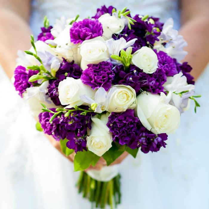 fleur champetre, décoration florale mariage, bouquet en lilas et blanc, bouquet mariée rond