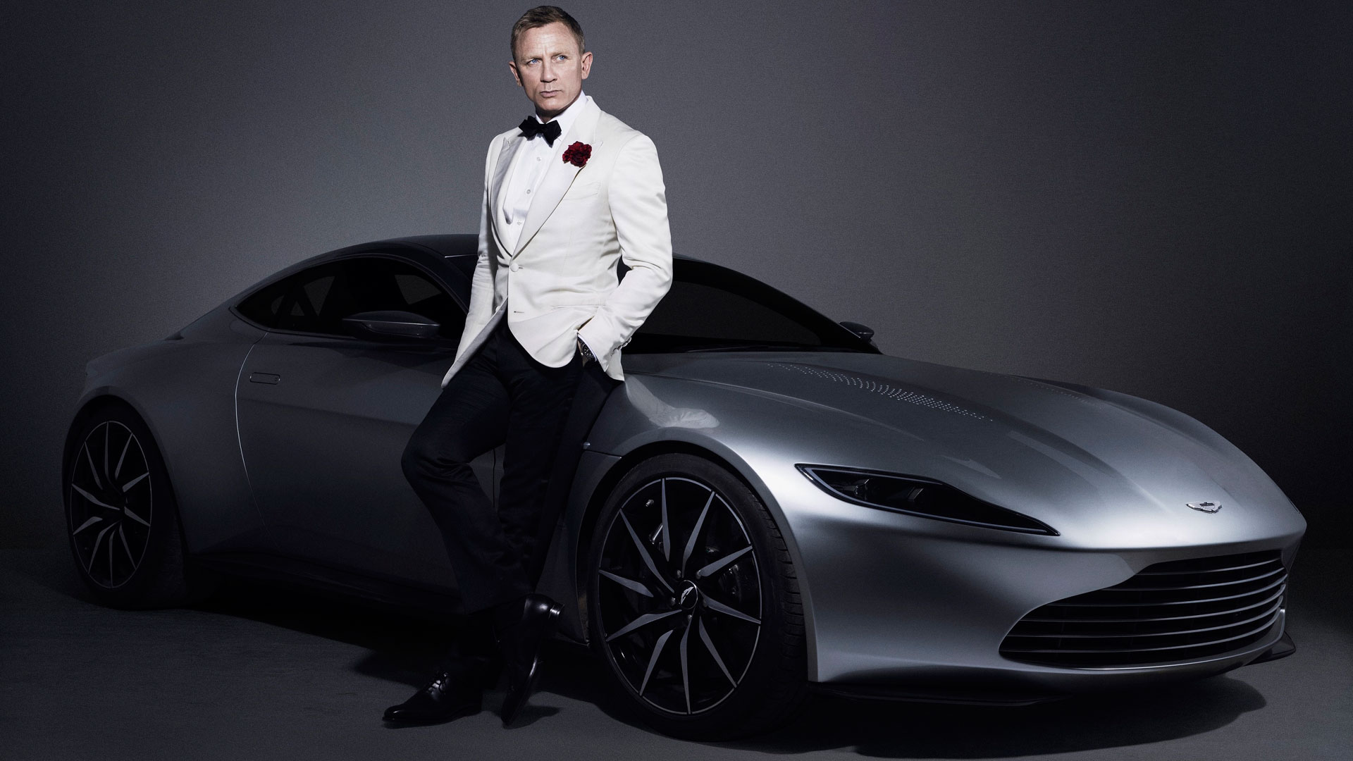 Daniel Craig James Bond et son Aston Martin DB10, bientôt au volant de la Rapide E électrique