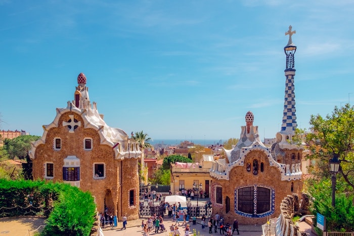 Barcelona beauté vue de parc Guell, fantastique paysage printemps, paysage ville fond d'écran, la mer Méditerranée