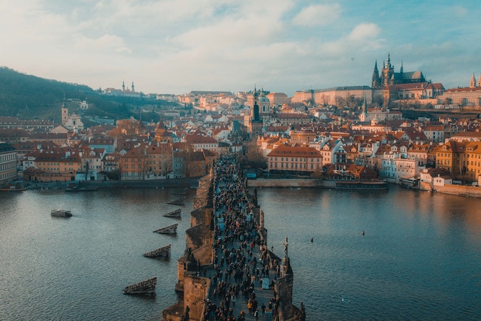 Prague la ville d'or, le pont charles, paysage d'hiver, photo paysage urbain, comment décorer son desktop Danube et Prague 