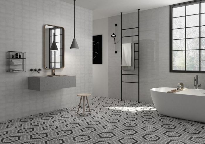 décoration salle de bain moderne en blanc et gris avec finitions en noir, modèle éclairage industriel avec lampe suspendue gris mate