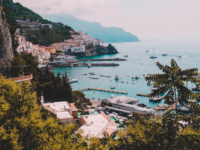 Amalfi Coast belle photo de la mer et la ville d'Amalfi photo de paysage urbain, image paysage ville, cool idée d'image inspiratrice 