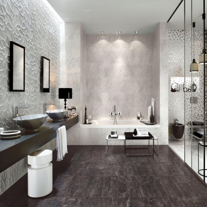 modèle de carreaux salle de bain à effet pierre naturelle, idée peinture pour salle de bain aux motifs en relief blanche