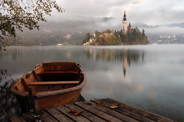 Bled paysage d'automne, Slovenia photo de paysage ile avec batiment, idée fond d'écran ville