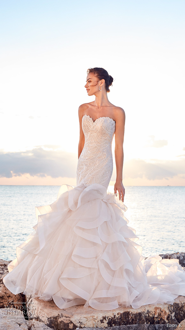 Robe mariage bustier sirène, robe de mariée dentelle princesse, élégante robe de mariée romantique photo au bord de la mer