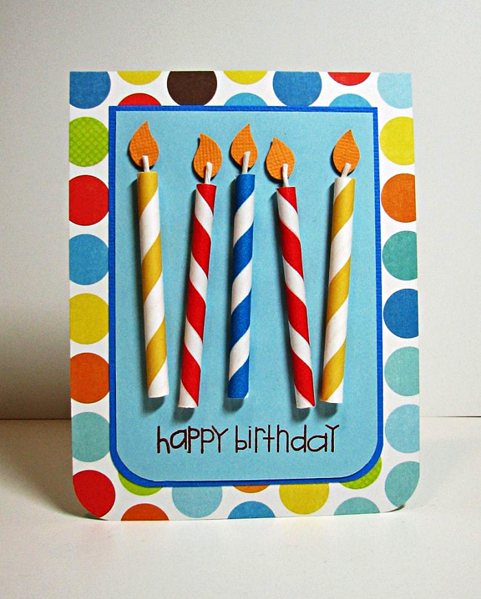 carte anniversaire a faire soi meme à motifs pois multicolores décorée de bougies en papier 