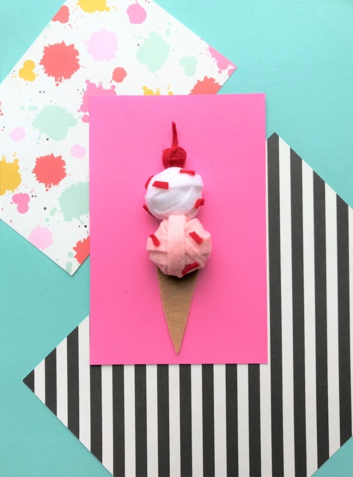 carte anniversaire petite fille en papier rose décorée de cornet à glace en feutre, carte de voeux girly personnalisée