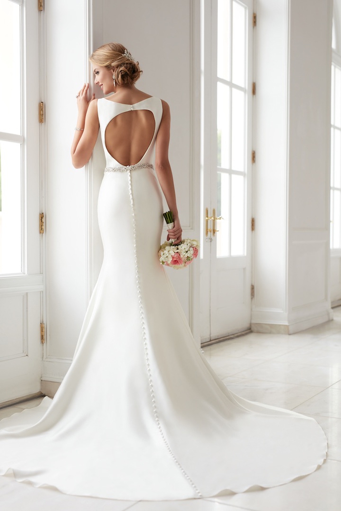 Robe blanche longue traine, bouquet de fleurs d'été, princesse robe de mariée, magasin robe de mariée inspiration en ligne