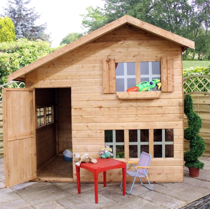 construire une cabane de jardin, bricolage avec bois pour jardin, exemple construction de jardin pour coin jeux