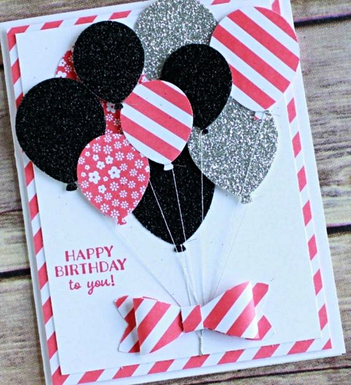 carte anniversaire petite fille en rose et blanc décorée de ballons en papier en relief, carte de voeux à ballons 3d