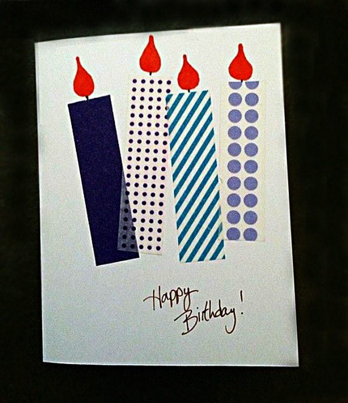 idée de carte anniversaire à faire soi meme décorée de bougies en masking tape et d'une écriture manuscrite joyeuse anniversaire