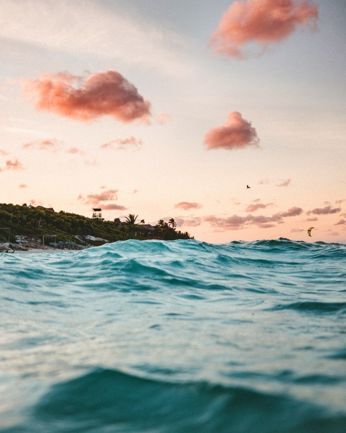 astuce pour prendre de jolies photos de la nature, fond d écran magnifique avec paysage mer et ciel à nuages roses