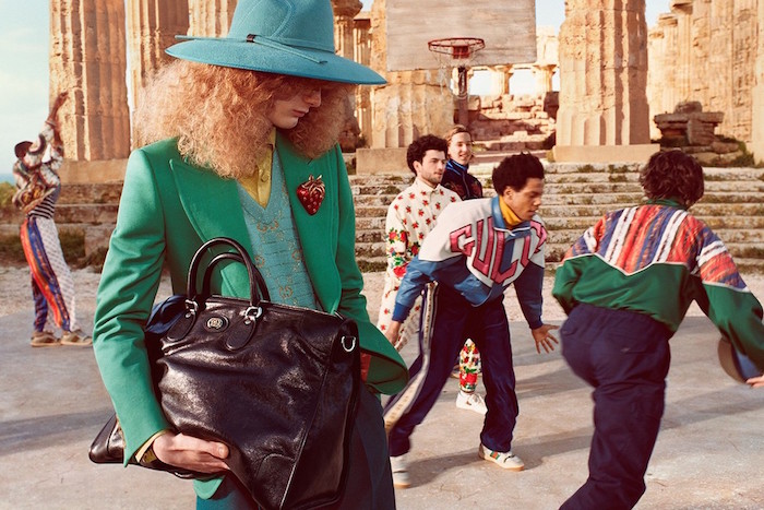 La nouvelle collection pré automne 2019 de Gucci mélange les références de diverses époques, de l'Antiquité aux années 80