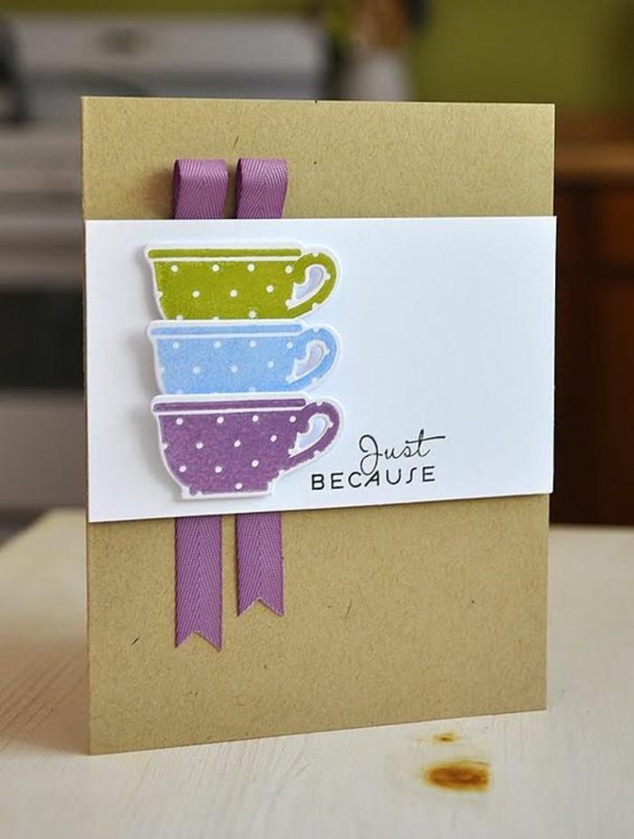carte d'anniversaire scrapbooking en papier kraft décorée de tasses à thés en relief découpées